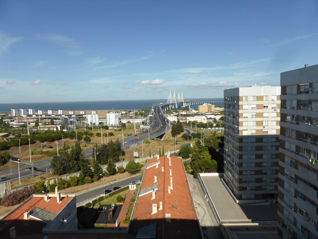 A View To The River Tejo - Sixtyfive Boutique Home Lisbona Esterno foto
